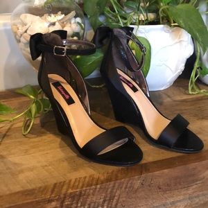 Betsyville Black Wedges•sz7•NWOT